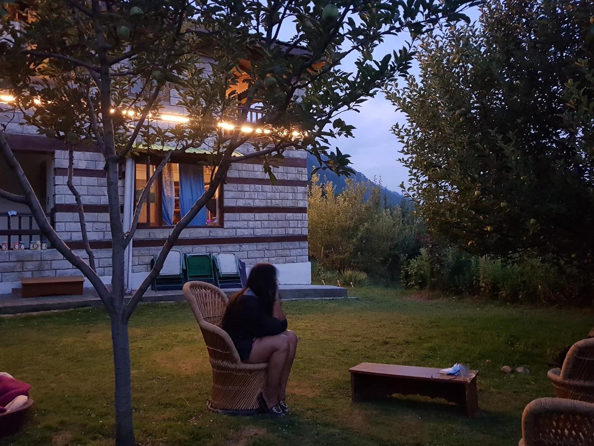 The Hideout - Hiraeth Hostel Manāli Kültér fotó